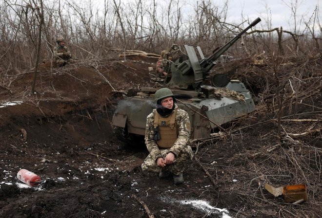Lažne novice so stalne spremljevalke vojn. FOTO: Anatolii Stepanov/AFP