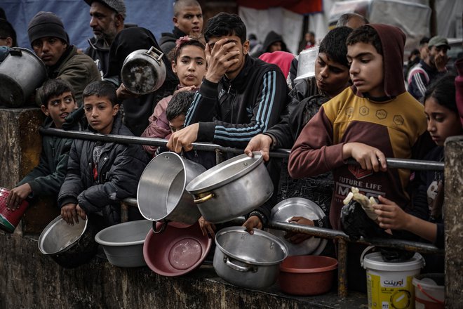 V času, ko je humanitarna pomoč najbolj potrebna, globalni odziv še zdaleč ni zadosten. FOTO: Belal Khaled Anadolu/AFP