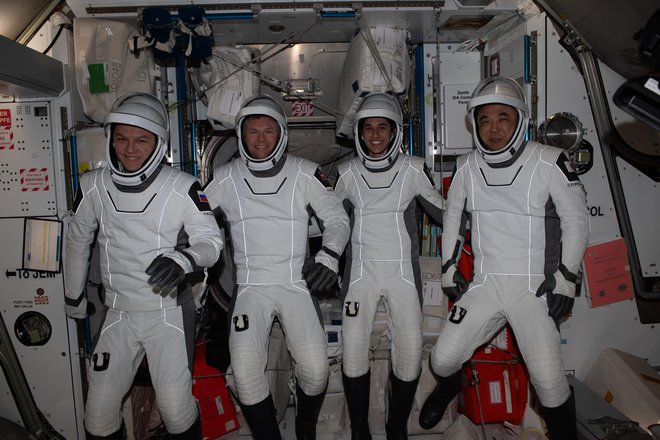 Od leve: Konstantin Borisov, Andreas Mohgensen, Jasmin Moghbeli in Satoši Furukava. FOTO: Nasa

 