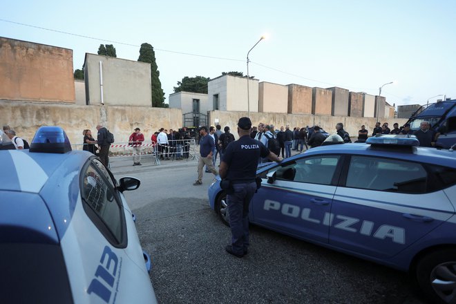 Sicilijanska Cosa nostra je ob neapeljski Camorri in 'Ndrangheti, ki ima sedež v Kalabriji, ena najbolj razvpitih in največjih mafijskih organizacij v Italiji. FOTO: Reuters