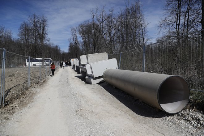 Gradnja kanala C0 že od začetka projekta razburja strokovno in širšo javnost. FOTO: Leon Vidic/Delo