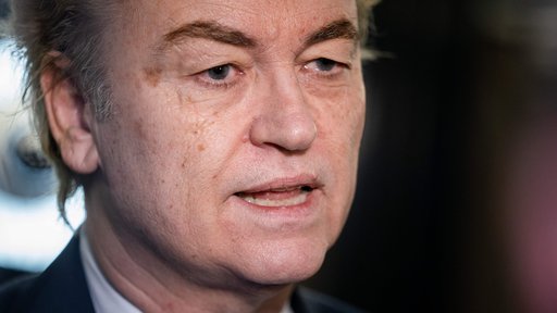 Geert Wilders je svoj neuspeh poskušal prikazati kot posledico dvojnih meril oziroma krivičnosti sistema, ki je naravnan po meri etabliranih strank. FOTO: Bart Maat/AFP