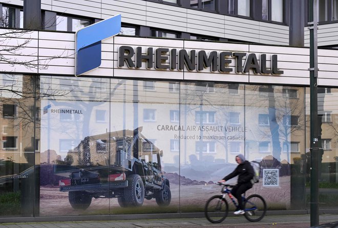 Nemški Rheinmetall letos pričakuje, da bo ustvaril deset milijard evrov prodaje. Foto Ina Fassbender/AFP