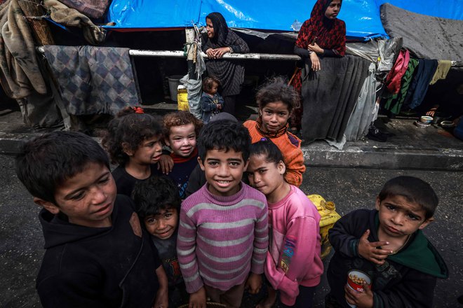 Philippe Lazzarini: »To je vojna proti otrokom.« FOTO: Mohammed Abed/AFP
