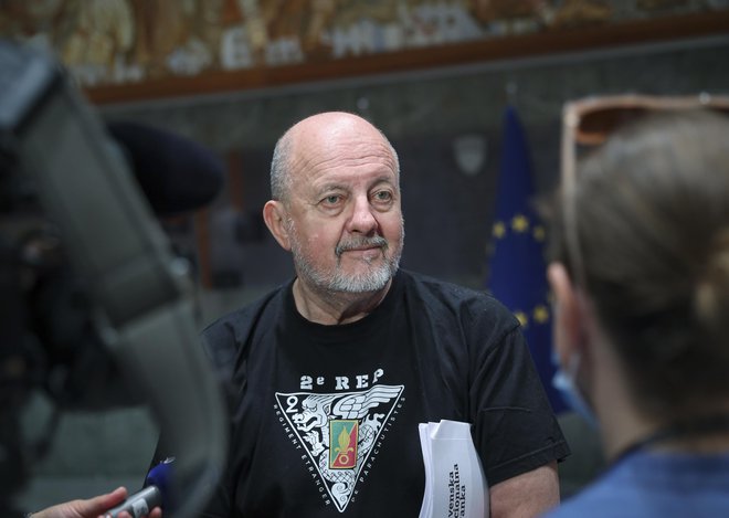 Zmago Jelinčič že več mandatov vodi skrajno populistično stranko. FOTO: Jože Suhadolnik/Delo