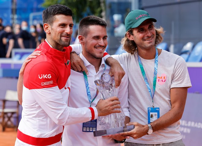 Novak Đoković s svojima mlajšima bratoma Markom (desno) in Đorđetom (v sredini), slednji nastopa kot podpredsednik KK Dubaj. FOTO: Instagram
