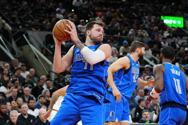 Luka Dončić je imel skromen strelski večer, a je na igrišču počel marsikaj koristnega. FOTO: Daniel Dunn/USA Today Sports