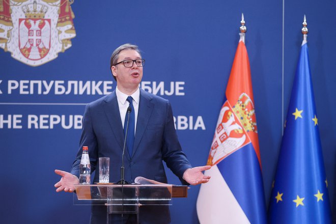 Iz Bruslja prihajajo napovedi o hitrejši širitvi Evropske unije na Balkan, Aleksandar Vučić pa znova veča napetost v regiji. Foto Djordje Kojadinovic/Reuters