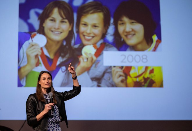 Srebrna olimpijka Sara Isaković je navzoče navdušila z izjemnim nastopom iz področja psihologije športa. FOTO: Vid Ponikvar/Tenis Slovenija