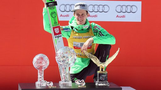 Peter Prevc je v sezoni 2015/2016 osvojil veliki kristalni globus, mali kristalni globus v poletih in zlatega orla za novoletno turnejo. Foto TVS