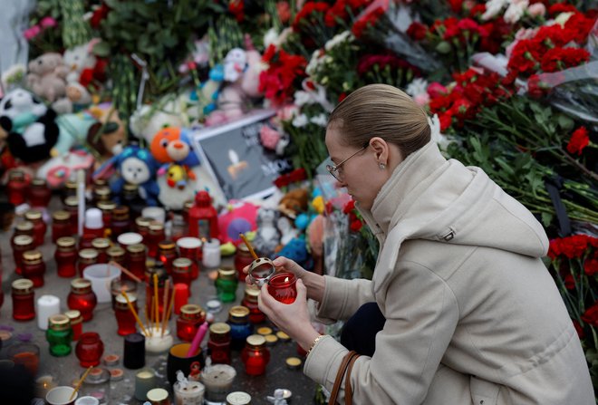 V napadu je izgubilo življenje najmanj 137 ljudi. FOTO: Maxim Shemetov/Reuters