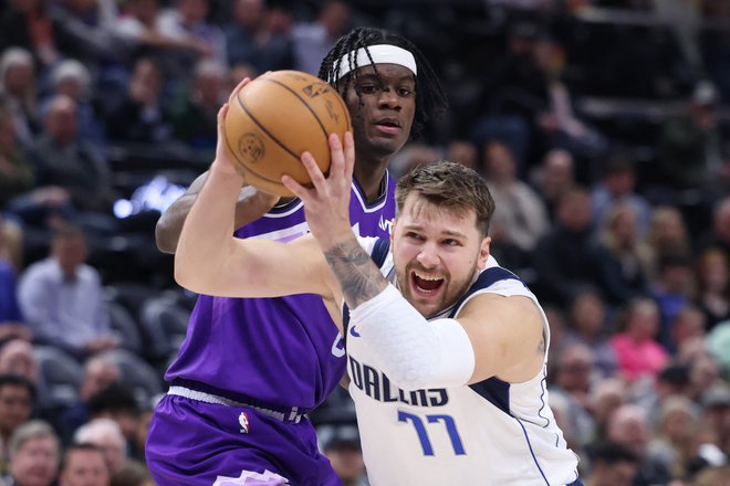 Luka Dončić je zanesljivo popeljal Dallas do prve zmage v zaporednih tekmah v Sacramentu. FOTO: Rob Gray/Usa Today Sports Via Reuters Con