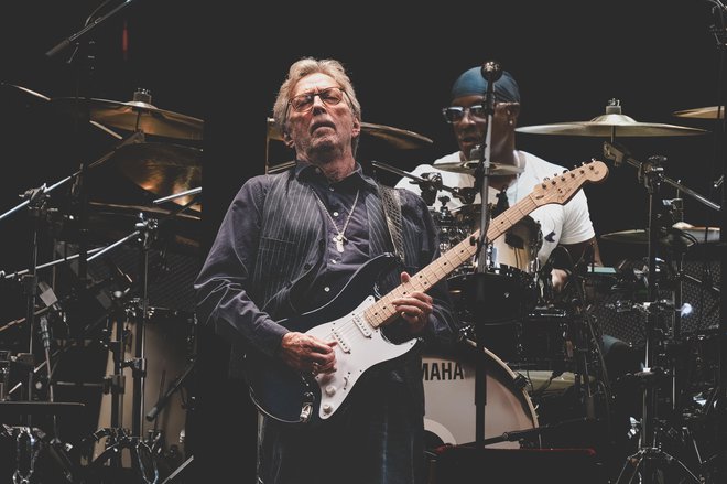 Eric Clapton (predlani na koncertu v Detroitu) zase pravi, da bi moral biti glede na vse, kar je v življenju naredil narobe, že zdavnaj pod rušo, a očitno ima stvarnik z njim drugačne načrte. FOTO: Shutterstock