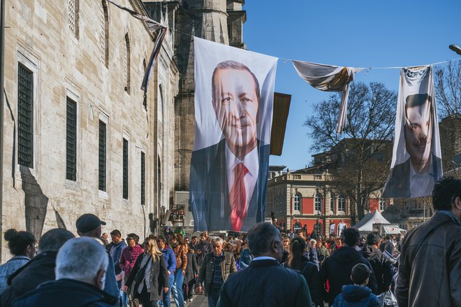 Izid lanskih predsedniških volitev je turškega voditelja Recepa Tayyipa Erdoğana prepričal, da lahko njegova stranka jutri znova prevzame nadzor nad Istanbulom. FOTO: Sabina Vrečko