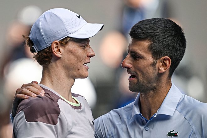 Jannik Sinner je letos izgubil le en dvoboj od 23. in postal prvi izzivalec Novaka Đokovića, ki je začel že 419. teden na vrhu lestvice ATP. FOTO: Lillian Suwanrumpha/AFP