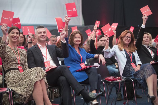 Tanja Fajon je doslej že večkrat jasno nakazala, da si želi dokončati mandat na čelu zunanjega ministrstva. FOTO: Jure Eržen/Delo