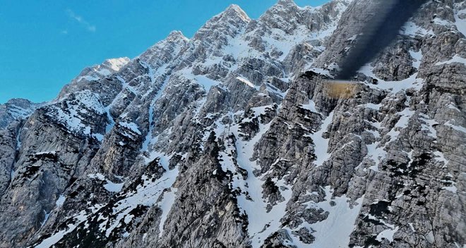 V takšnih razmerah se ne hodi v visokogorje, je srbskemu prijatelju svetoval naš sogovornik. FOTO: GRS Mojstrana