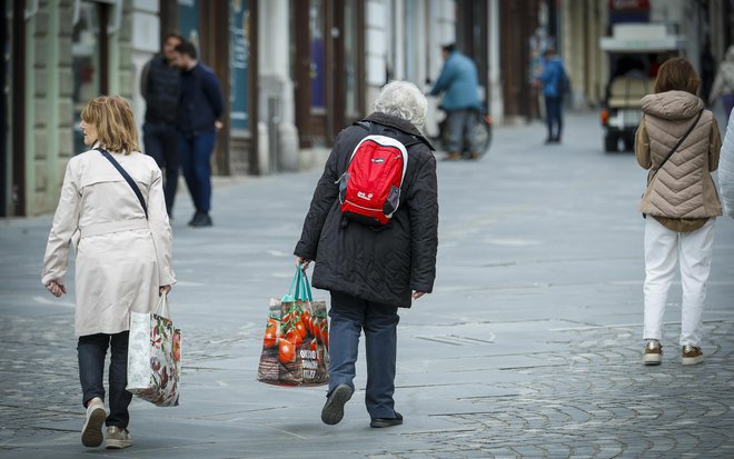 Po zavezah v načrtu za okrevanje in odpornost bi nov pokojninski zakon moral začeti veljati januarja 2025. FOTO: Jože Suhadolnik