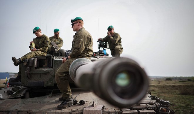 Ali bi Nato lahko še naprej obstajal brez jasne in verodostojne ameriške zaveze? FOTO: Ronny Hartmann/AFP