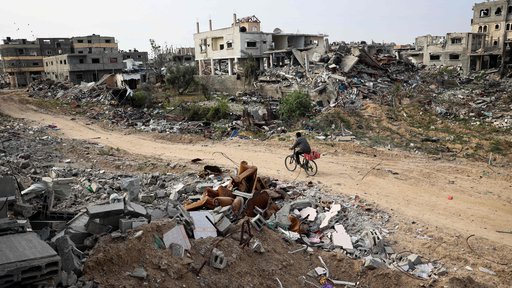Benjamin Netanjahu je s svojimi mesijanskimi in militantnimi ministri v zadnjih šestih mesecih naredil vse, da bi vojna na območju Gaze trajala čim dlje. FOTO: AFP 