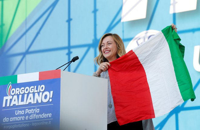 Giorgia Meloni, sedanja predsednica italijanske vlade pred petimi leti, ko se je vzpenjala na oblast.

FOTO: Remo Casilli/Reuters