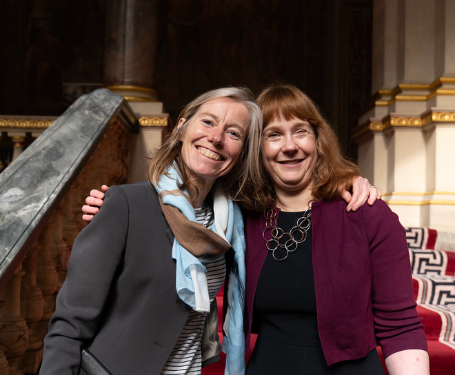 Tiffany Sadler (levo) in Victoria Harrison. FOTO: Britansko veleposlaništvo