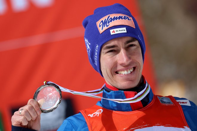 Ski Jumping - FIS Ski Jumping World Cup - Planica, Slovenia - March 24, 2024 Austria's Stefan Kraft celebrates after finishing second in the men's ski flying overall REUTERS/Borut Zivulovic Foto Borut Zivulovic Reuters