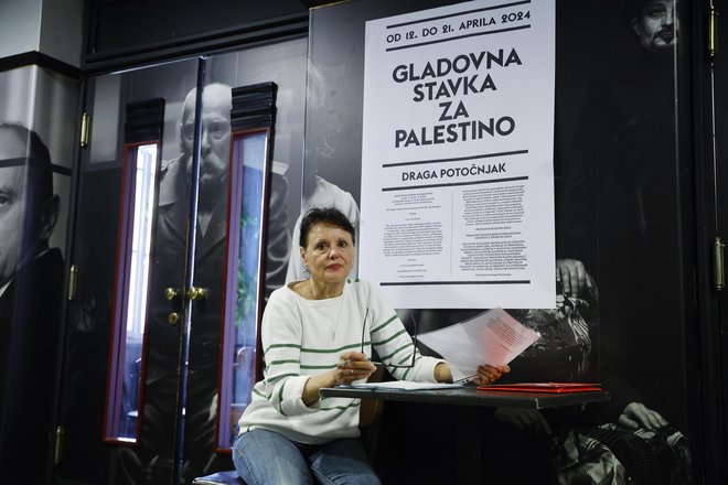 Igralka je razloge za svojo gladovno stavko pojasnila v izjavi, ki jo bere pred vsako predstavo v SMG. FOTO: Leon Vidic/Delo