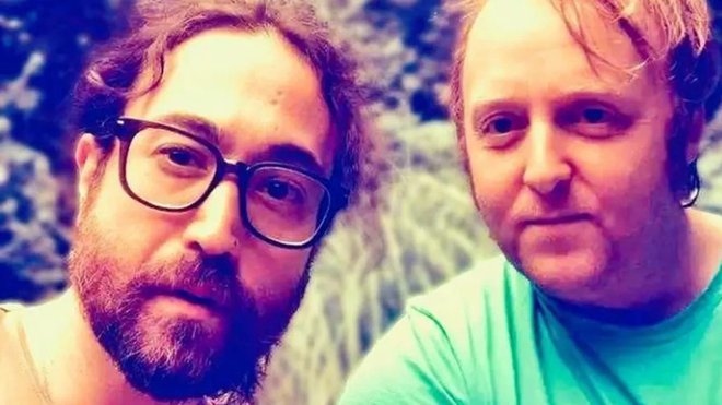 Sean Ono Lennon (levo) in James McCartney sta združila moči in ustvarila nežno balado. FOTO: Instagram/James McCartney