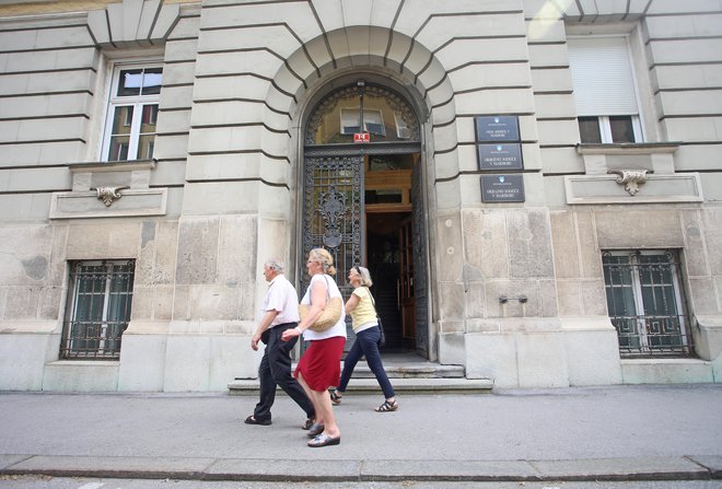 Obtoženi poskusa umora je na mariborskem sodišču le podal svoj zagovor. FOTO: Tadej Regent/Delo