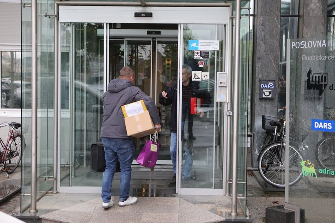 »Dars aktivno sodeluje pri preiskavi, ki jo je danes začel NPU. Vso zahtevano dokumentacijo in druge podatke bomo uradu izročili skladno z odredbo sodišča,« so povedali na Darsu. FOTO: Dejan Javornik/Slovenske novice