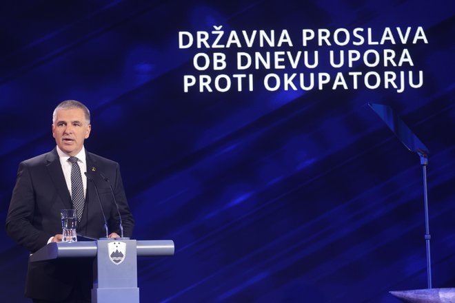 Predsednik državnega sveta Marko Lotrič je spoštljivo spregovoril o vseh borcih za slovensko državo. FOTO: Borut Živulović/Bobo 