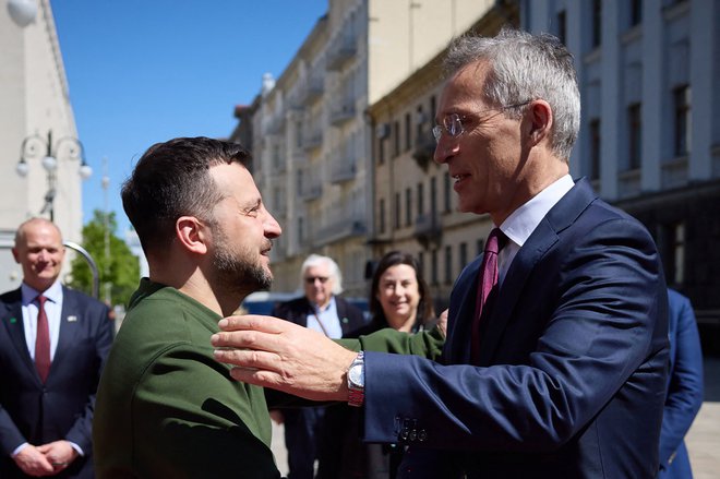 Generalni sekretar Nata Jens Stoltenberg je danes nenapovedano obiskal Kijev. FOTO: AFP