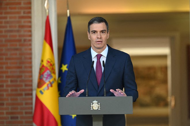 Španski premier Pedro Sánchez je danes stopil pred javnost. FOTO: Borja Puig De La Bellacasa/Reuters