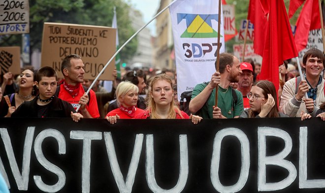 Prostest ob prazniku dela. FOTO: Blaž Samec/Delo