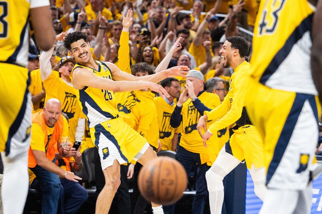 V Indianapolisu razsaja košarakarska vročica. Indiana je izločila zvezdniški, a spoškodbami načet Milwaukee. FOTO:Trevor Ruszkowski Usa Today Sports Via Reuters Con