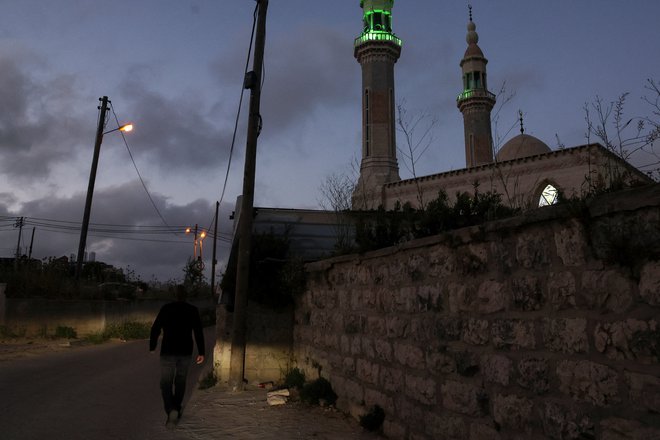 V Kairu naj bi se danes nadaljevala pogajanja o izpustitvi talcev in prekinitvi ognja na območju Gaze. FOTO:Shannon Stapleton/Reuters