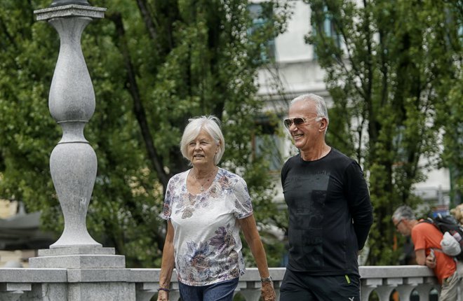 Staranje prebivalstva v Sloveniji je velik in težko obvladljiv izziv, ki se mu politiki – kolikor se le morejo – izogibajo. Foto Blaž Samec