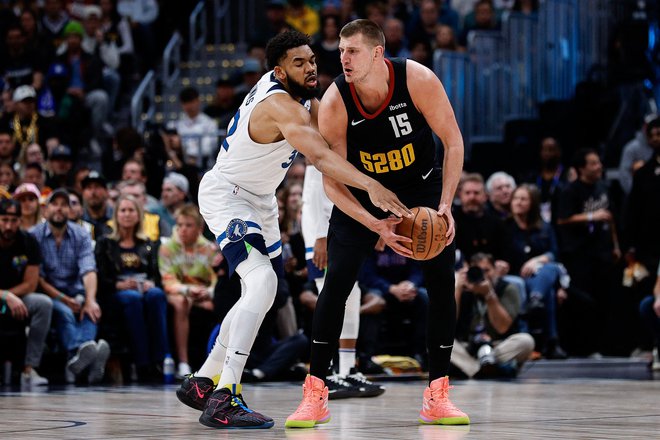 Minnesota je našla recept, kako ustaviti Nikolo Jokića. Karl-Anthony Towns je najboljšemu igralcu lige NBA dopustil le 16 točk. FOTO: Isaiah J. Downing/Usa Today Sports Via Reuters Con