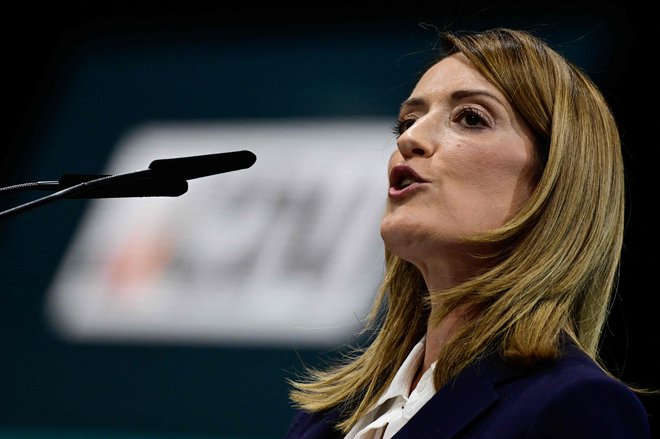 Te volitve so pomembne. Njihov izid bo odločal o usmeritvi Evrope v prihodnjih petih letih, pravi predsednica evropskega parlamenta Roberta Metsola. FOTO: John Macdougall/Afp