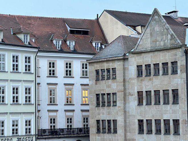 Povprečna cena za kvadratni meter stanovanja v Pragi je, preračunano iz kron v evre, 4715 evrov, medtem ko je češko povprečje 3000 evrov za kvadratni meter. FOTO: Nejc Gole/Delo