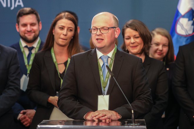 V razprave, kdo je bolj zelen in kdo manj, se Klemen Grošelj, ki pelje Zelene Slovenije na evropske volitve, ne bo spuščal. FOTO: Voranc Vogel/Delo