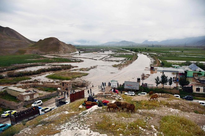 Poplave naj bi bile posledica močnih sezonskih padavin, razdejanje v Afganistanu pa povzročajo že od sredine aprila. FOTO: Atif Aryan/AFP