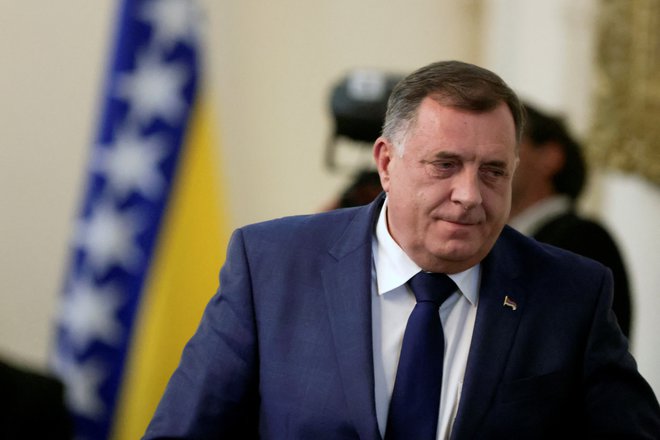 Predsednik Republike Srbske Milorad Dodik si zaradi sankcij ne more zakonito izplačevati plač. Foto Dado Ruvic/Reuters