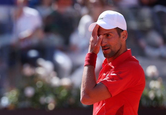 Novak Đoković navijače spravlja v skrb, Roland Garros se bliža, forma Srba pa ni prava. FOTO: Claudia Greco/Reuters