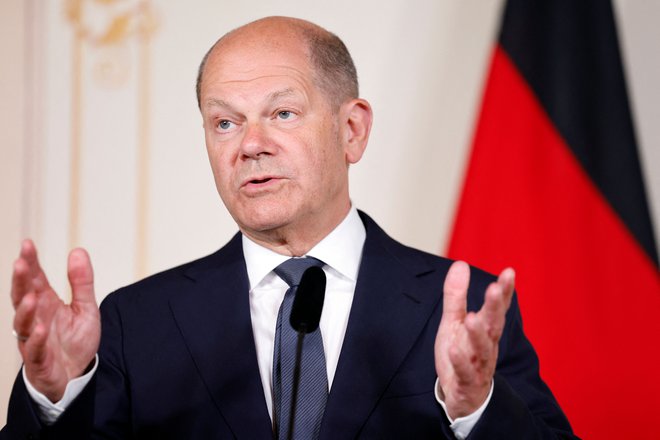 Nemški kancler Olaf Scholz je podprl opozorila ministra za finance Christiana Lindnerja, da posamezni resorji za prihodnje leto načrtujejo previsoke odhodke. FOTO: Christine Olsson/AFP