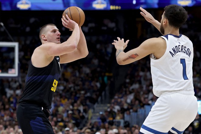 Nikola Jokić je k zmagi Denverja prispeval kar 40 točk. FOTO: Matthew Stockman/AFP