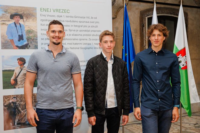 Za fotografije na aktualni razstavi Peruti nad Ljubljano so poskrbeli fotografi in ornitologi Jurij Ažman Momirski, Enej Vrezec in Jakob Majdič. FOTO: Črt Piksi