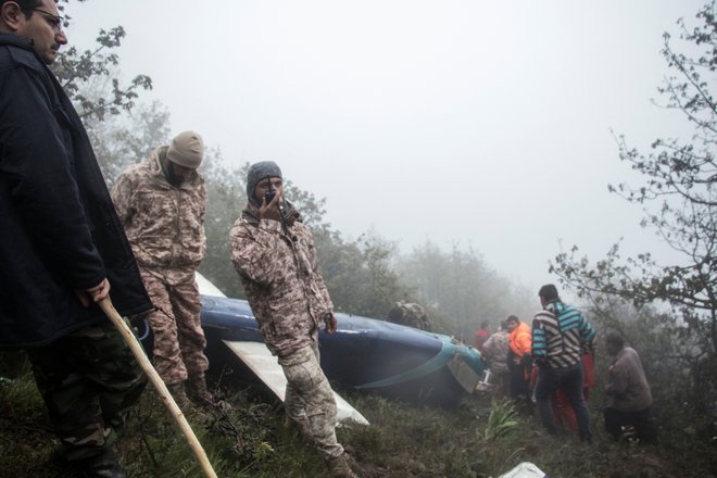 V helikopterski nesreči je poleg iranskega predsednika in zunanjega ministra umrlo še sedem sopotnikov. FOTO: West Asia News Agency/Reuters