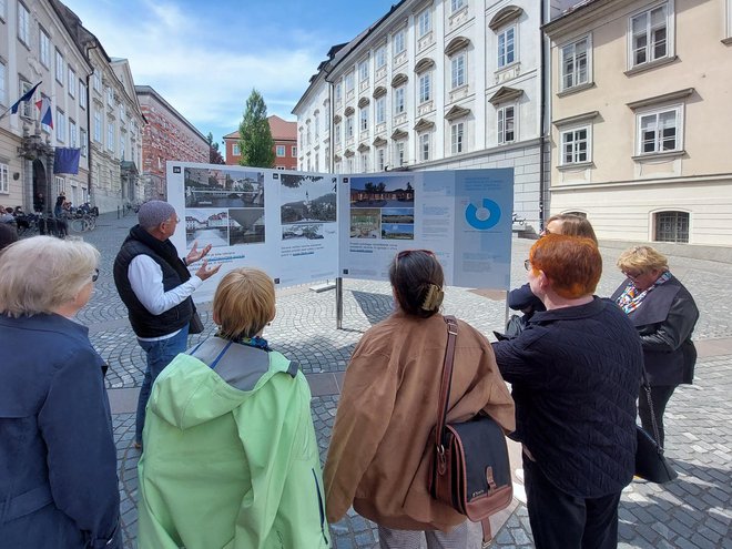 Projekt Mesto živi v ljudeh Mete Kutin traja in raste že več kot desetletje z udeleženci programov Slovenske univerze za tretje življenjsko obdobje. FOTO: Meta Kutin